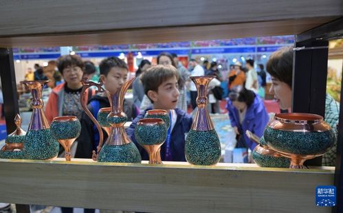 多國工藝品齊聚中俄博覽會，工藝美術(shù)品及禮儀用品銷售火爆